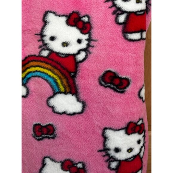 Hello Kitty by Sanrio Colorful Cute Ultra Fine Faux Fur Throw, 50 x 70 In. NWT - Picture 3 of 5
